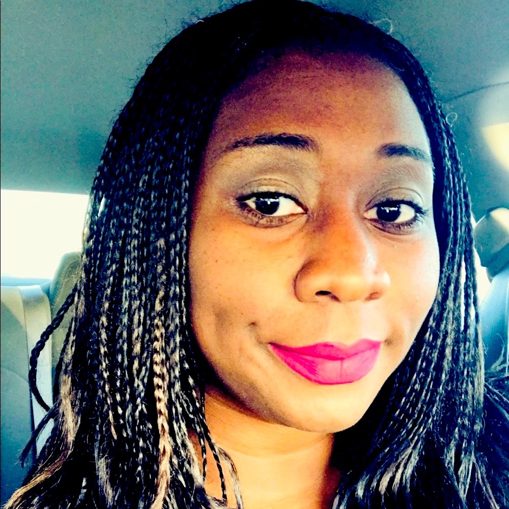 Meet your Posher, Alicia